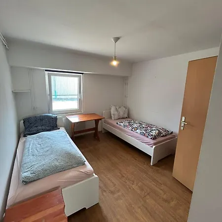 Bjm Monteur - Fuer 11 Personen, Frankfurt-roedelheim Апартаменты