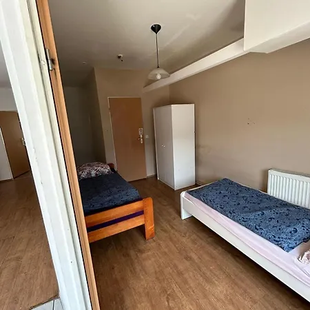 Bjm Monteur - Fuer 11 Personen, Frankfurt-roedelheim