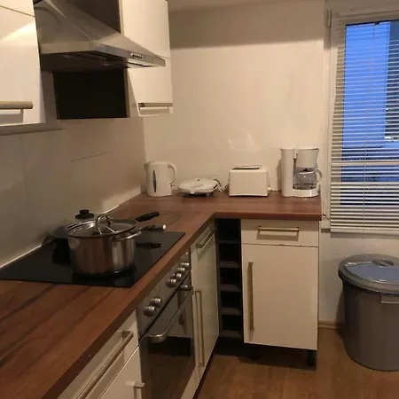 Bjm Monteur - Fuer 11 Personen, Frankfurt-roedelheim Apartamento *