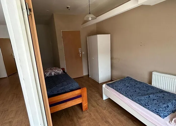 Bjm Monteur - Fuer 11 Personen, Frankfurt-roedelheim